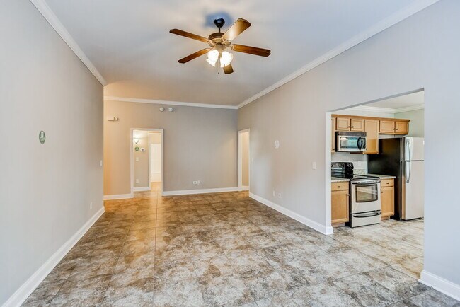 Building Photo - 169 Stonebriar Dr