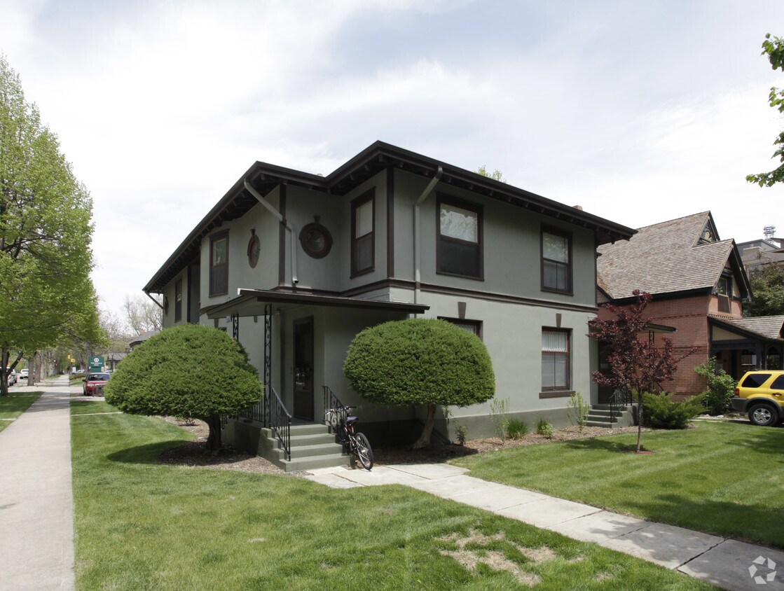 Primary Photo - 324 S Howes St