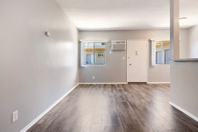 Building Photo - 1215 N McCadden Pl
