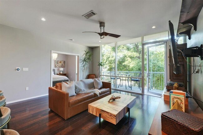 Foto del edificio - 1600 Barton Springs Rd