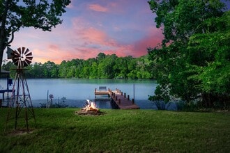 Building Photo - 1579 Tara Dr