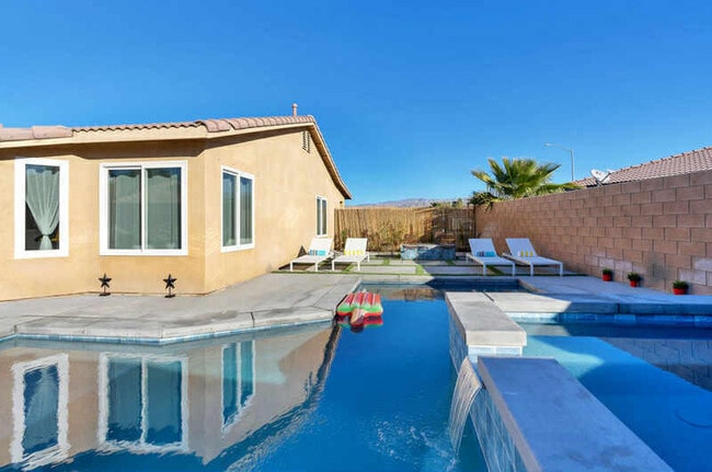 Building Photo - 83939 Carolina Ct