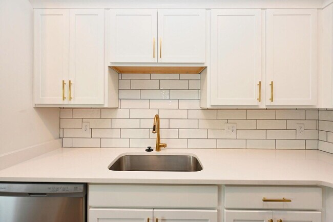 Foto del edificio - Like-New Modern Condo Near Dining, Shopping, Trails & Old Hickory Lake