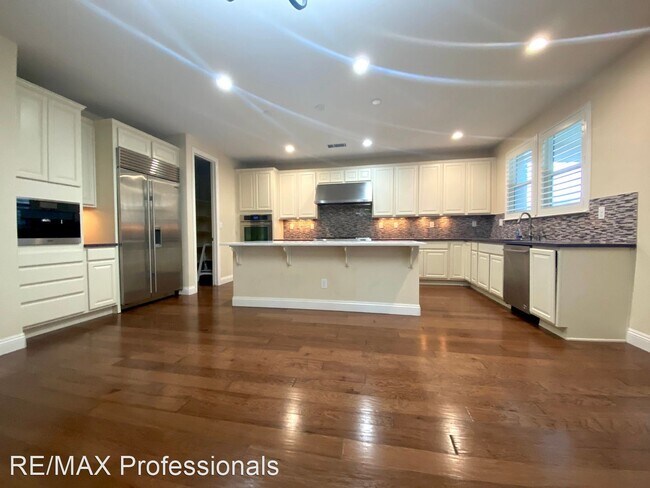 Building Photo - 4 br, 3 bath House - 8370 Split Rock Trail