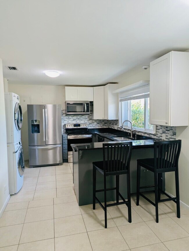 Photo - 305 3rd St House