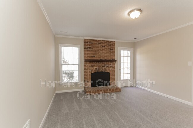 Foto del edificio - 1009 Falls Church Rd