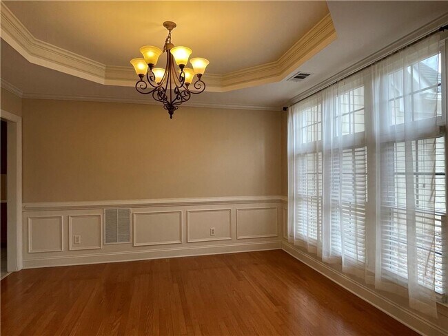 Foto del edificio - 245 Gladeside Path