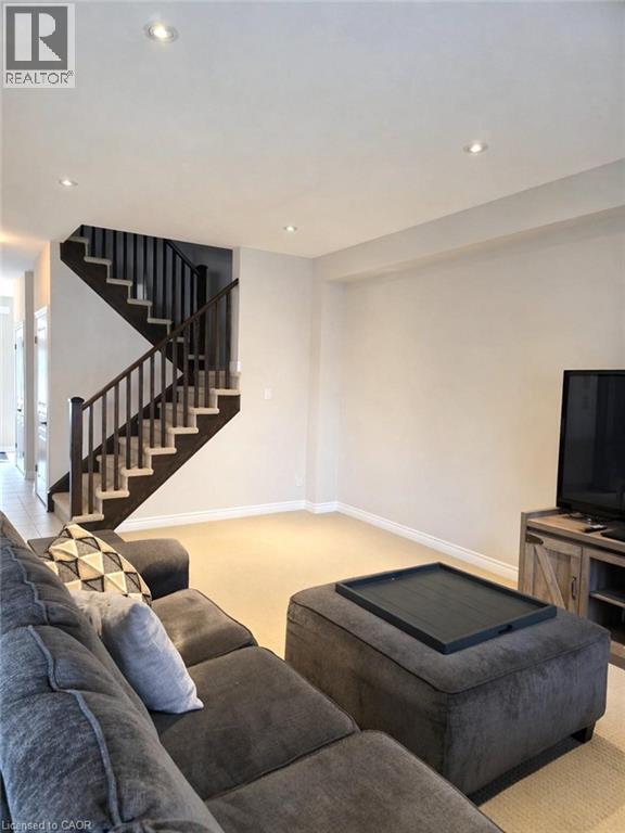 Building Photo - 120 Vineberg Dr