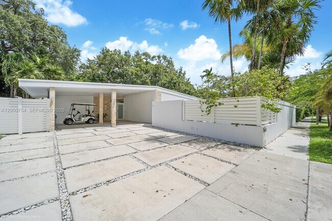 Building Photo - 1641 Tigertail Ave