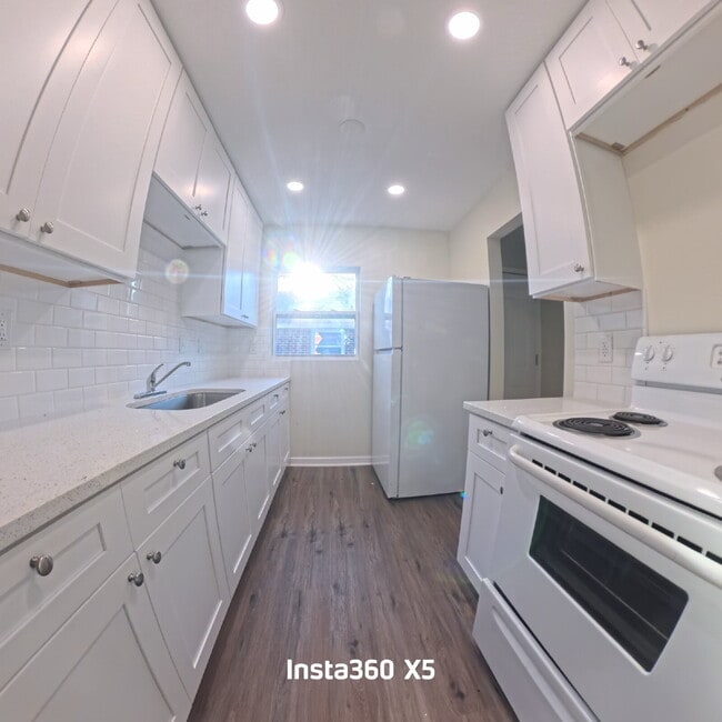 Building Photo - 6165 E Boston St