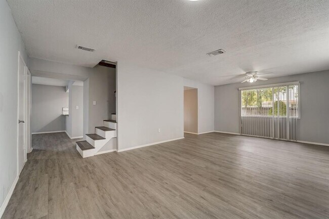 Building Photo - 4438 W Cypress Villas Dr