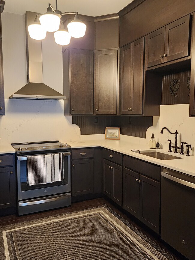 KITCHEN - 432 E Main St