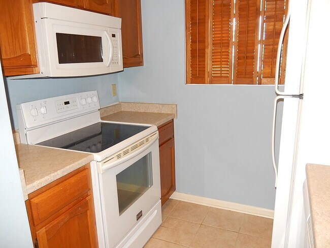 Foto del edificio - 2718 Via Milano Ave