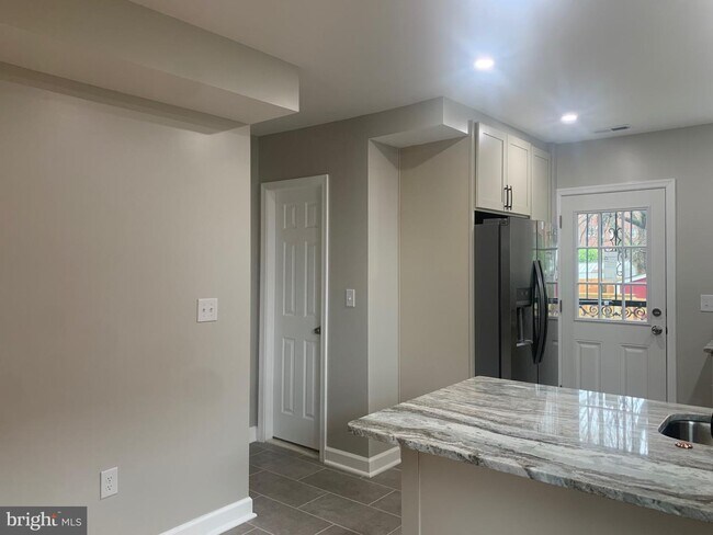 Foto del edificio - 5705 18th Ave