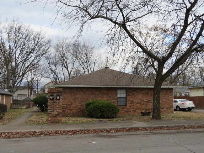 Building Photo - 1408 23rd Ave N