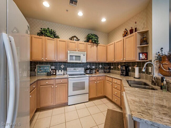 Foto del edificio - 8225 Danbury Blvd