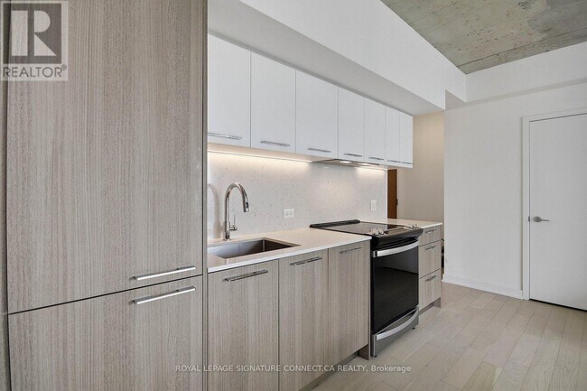 Photo du bâtiment - 45 Baseball Pl