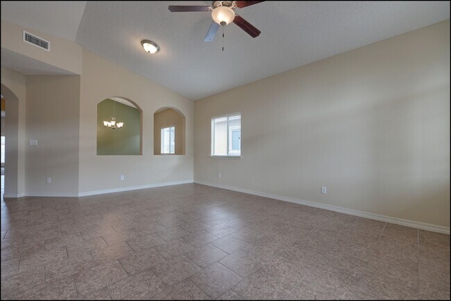 Building Photo - 7093 Century Plant Dr