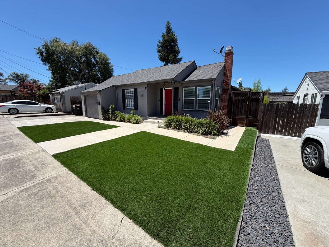"Charming 3-Bedroom Oasis with Granite Elegance & Hardwood Warmth in Concord!" - "Charming 3-Bedroom Oasis with Granite Elegance & Hardwood Warmth in Concord!"