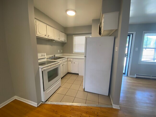 Building Photo - 5021 Columbus Dr