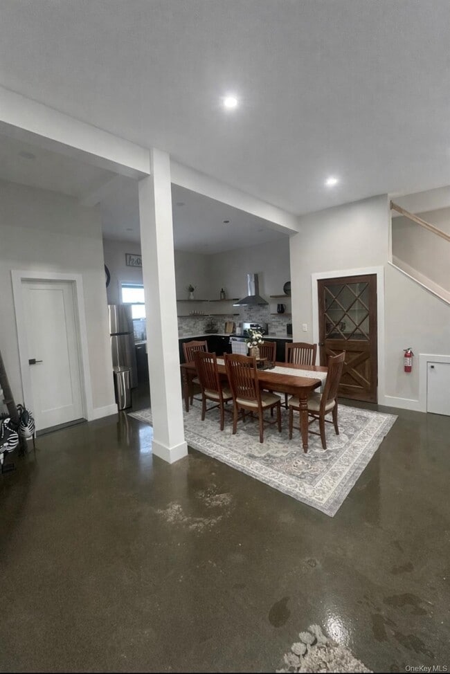 Foto del edificio - 161 Hazel Rd