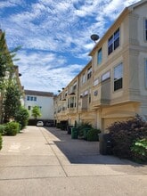 Building Photo - 326 Malone St