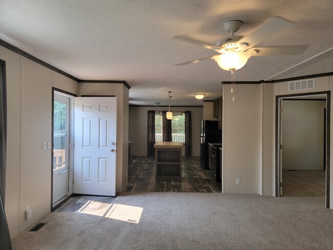 Foto del edificio - 145 Apollo Ave