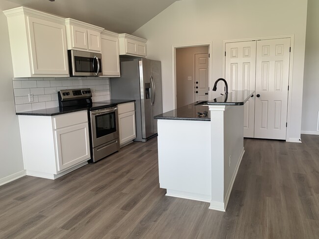 Building Photo - 4918 Bellfalls Ct