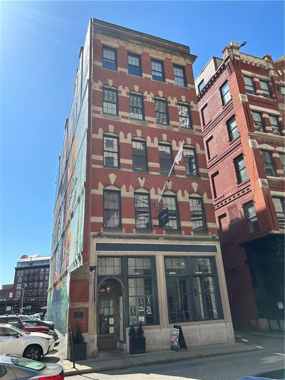 Building Photo - 32 Custom House St