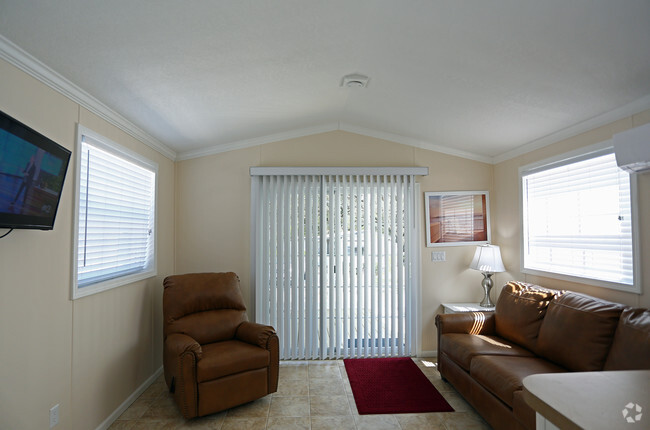 Living Room - Red Oaks MH & RV Resort