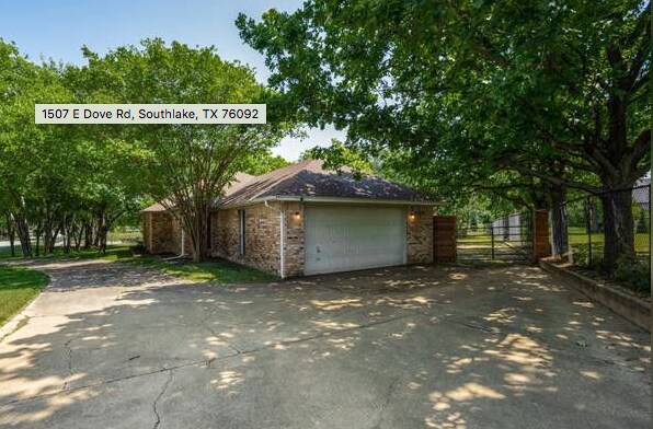 Building Photo - 1507 E Dove Rd