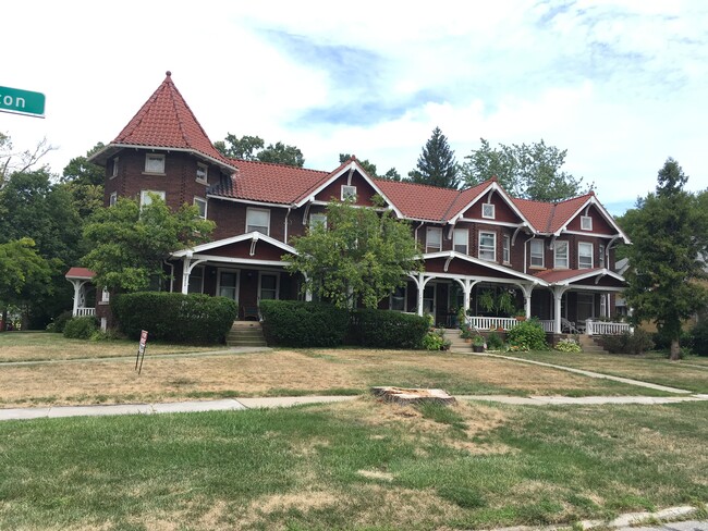 Corner of Lakeland+Clifton - 15518 Clifton Blvd