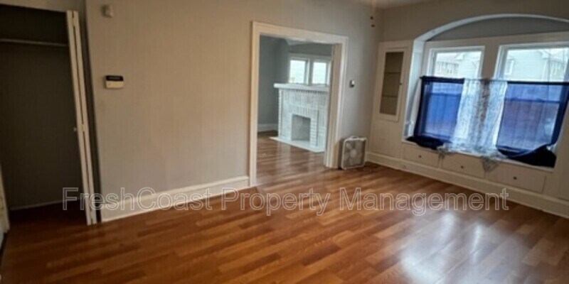 Primary Photo - 12401 Larchmere Blvd