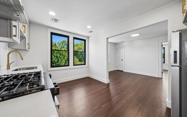 Building Photo - 235 Elmwood Ave