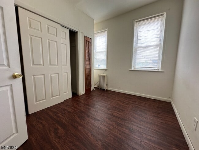 Foto del edificio - 528 Valley Brook Ave