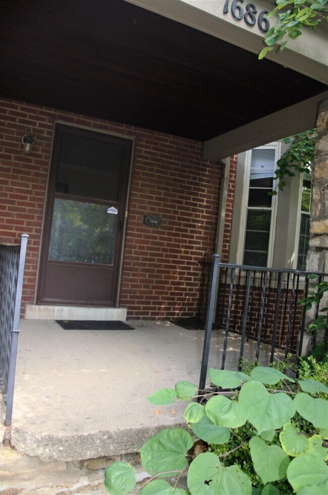 Foto del edificio - 1686 King Ave