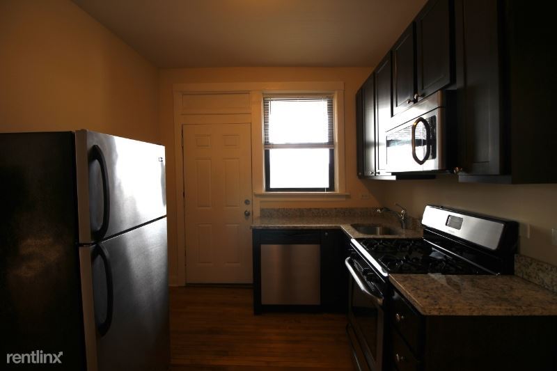 Foto principal - 5029 N Western Ave