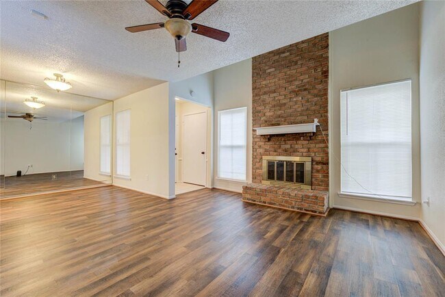 Building Photo - 3200 S Gessner Rd