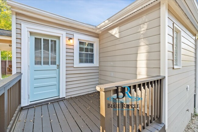 Photo - 1579 Walker St SE House