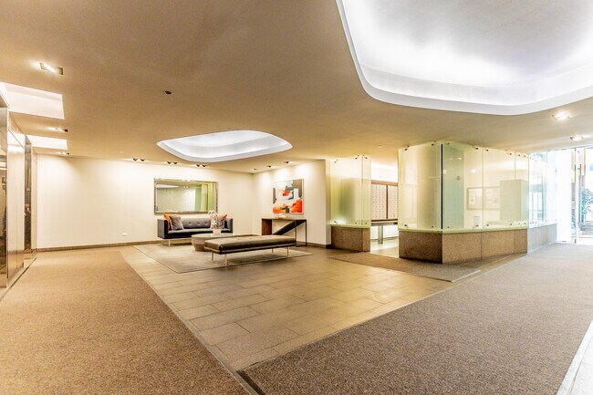 Foto del edificio - 240 E Illinois St