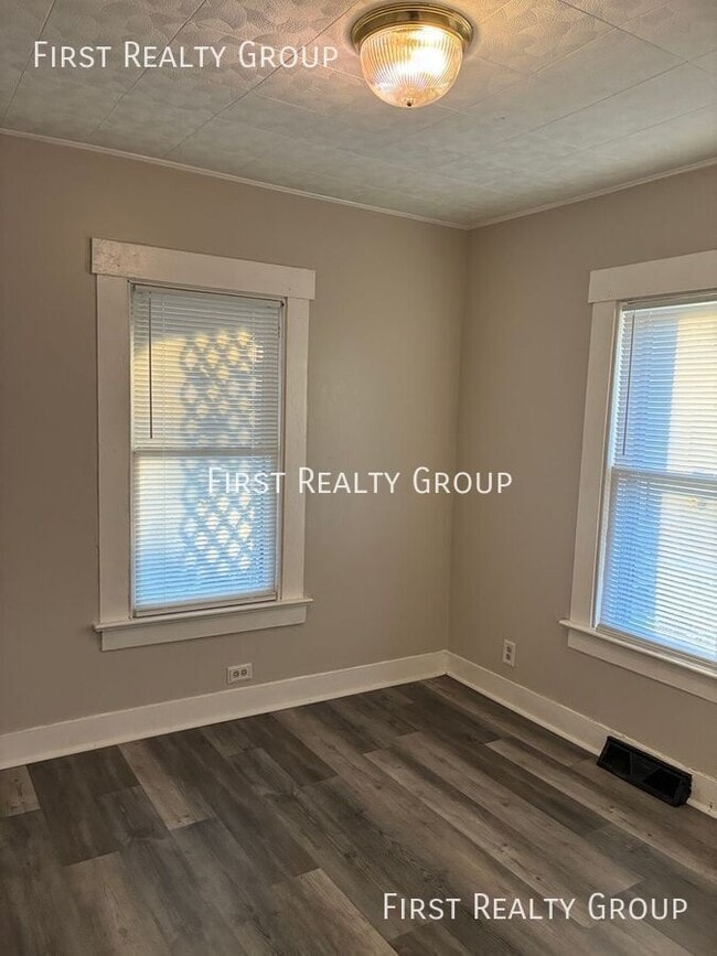 Building Photo - 20 Hudson St