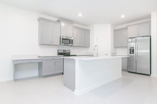 Building Photo - Beautiful 5 bed/3 bath home For Rent at Pi...