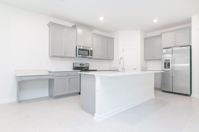 Foto del edificio - Beautiful 5 bed/3 bath home For Rent at Pi...