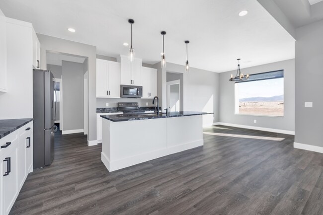 Building Photo - 1414 2600 E