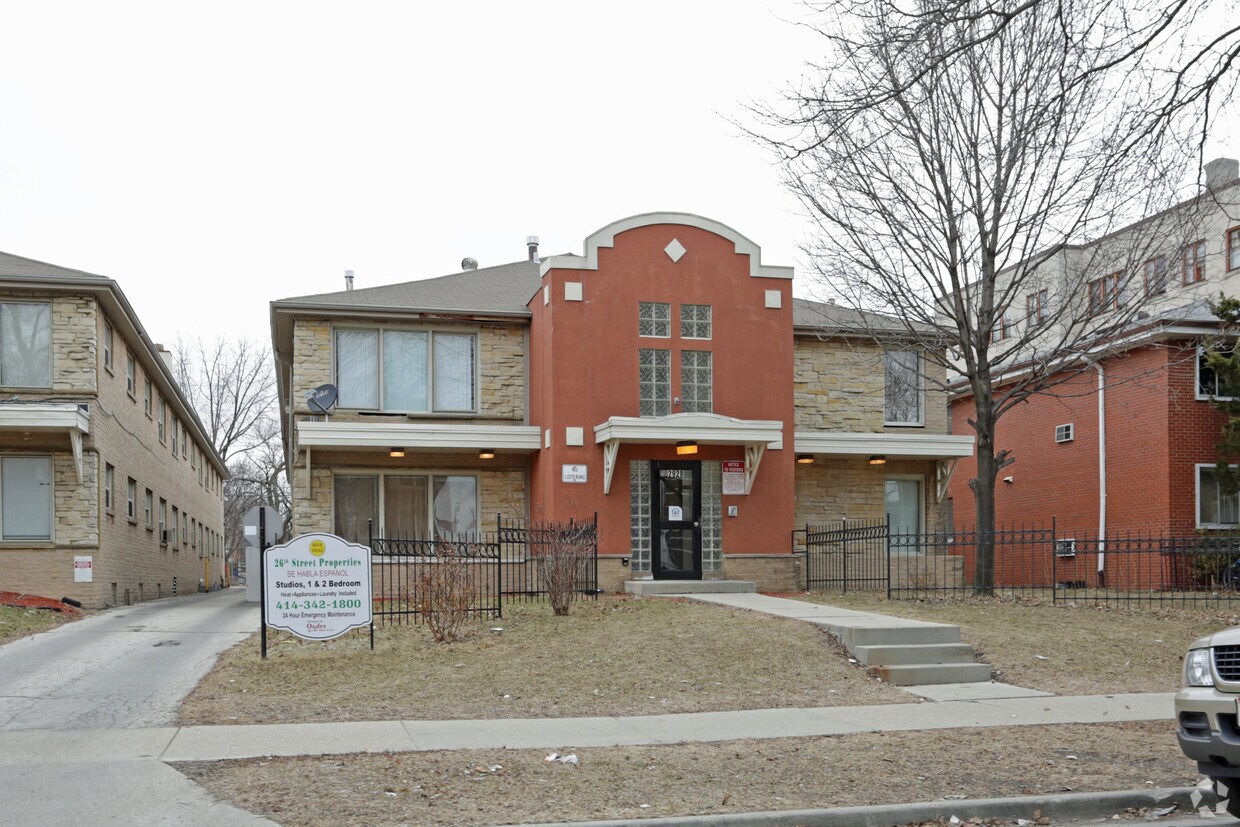Primary Photo - 2928 W Wells St