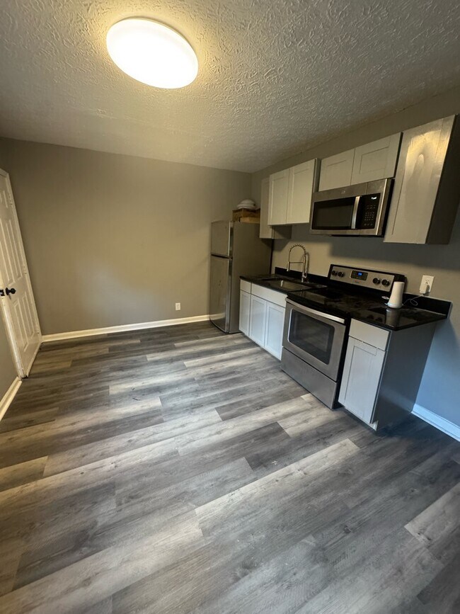 Foto del edificio - 1285 Kenilworth Dr SW