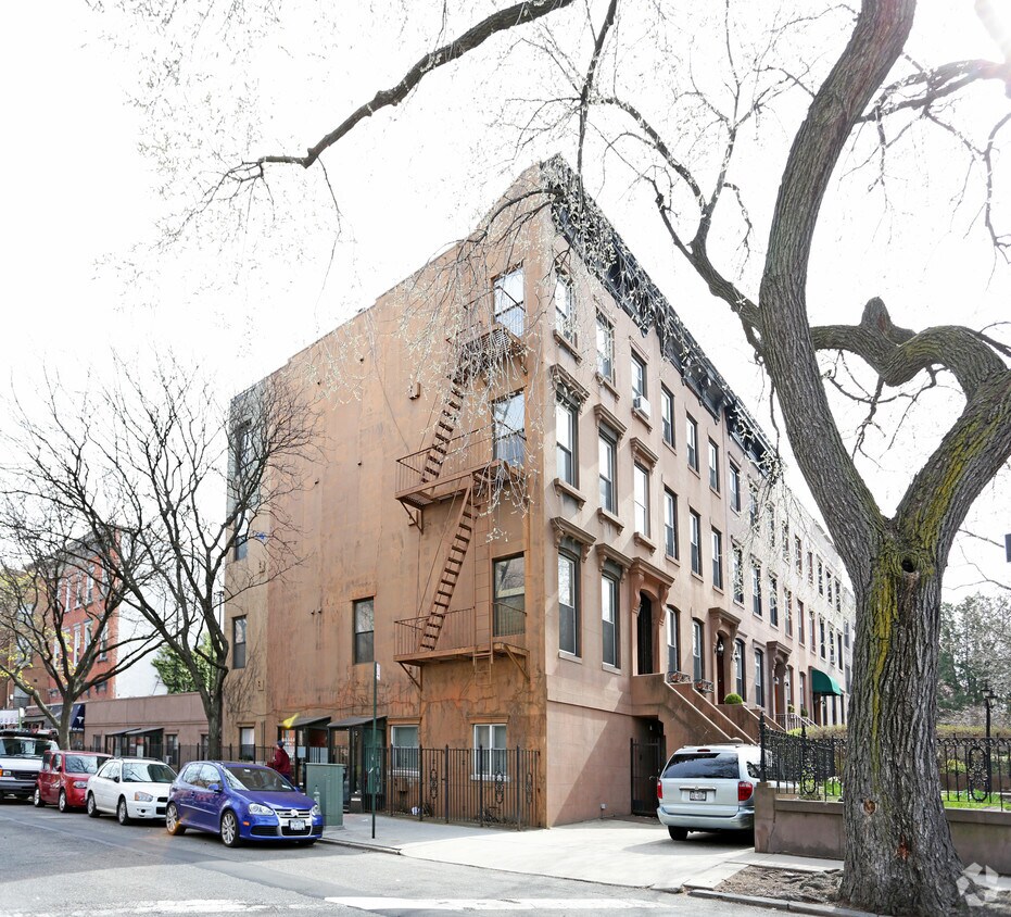 Foto principal - 579-585 Henry St