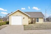 Primary Photo - 640 E Sunset St