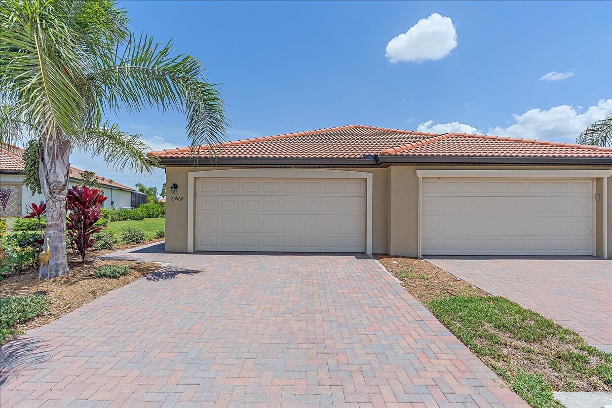 Beautiful Seasonal Fully Furnished 2 bed/2... House Rental in Venice, FL