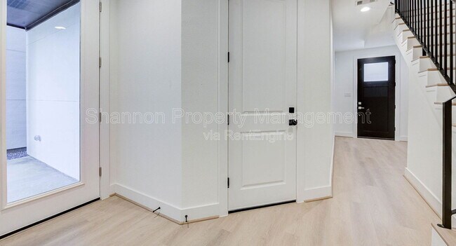 Building Photo - 1823 Prospect St